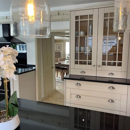 Elegant Oak Beamed House In Pretty Village - Cambridge Homehost Buckden  Luaran gambar
