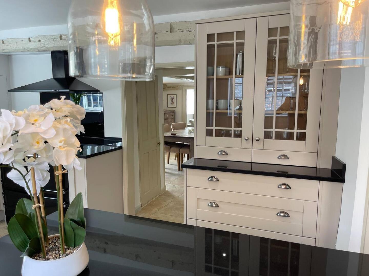 Elegant Oak Beamed House In Pretty Village - Cambridge Homehost Buckden  Luaran gambar