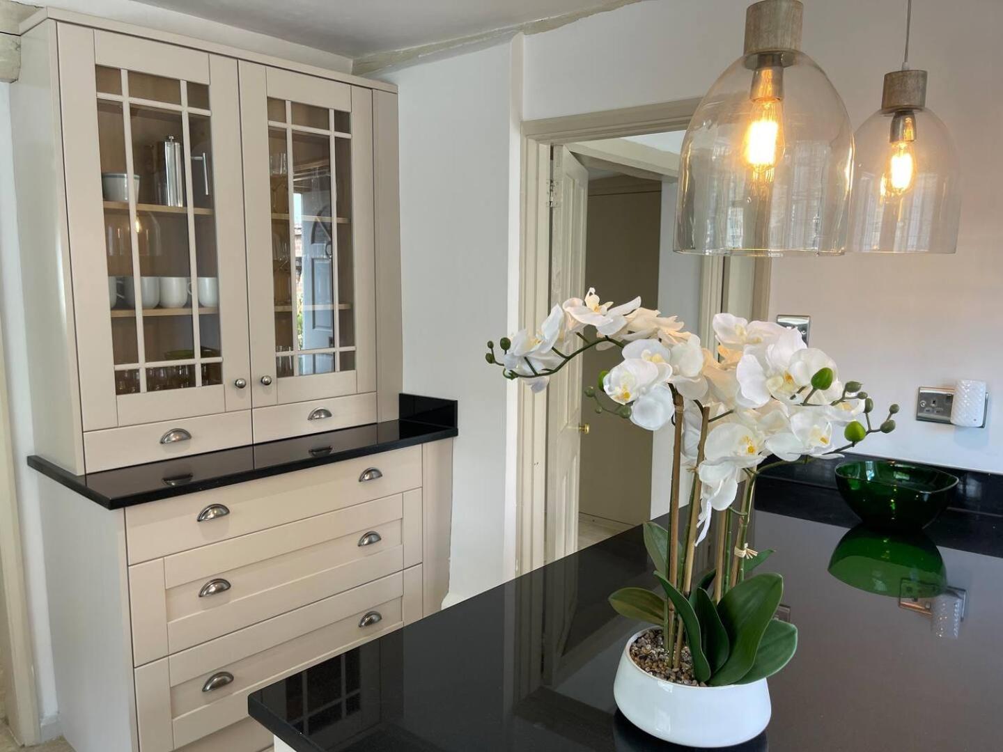 Elegant Oak Beamed House In Pretty Village - Cambridge Homehost Buckden  Luaran gambar