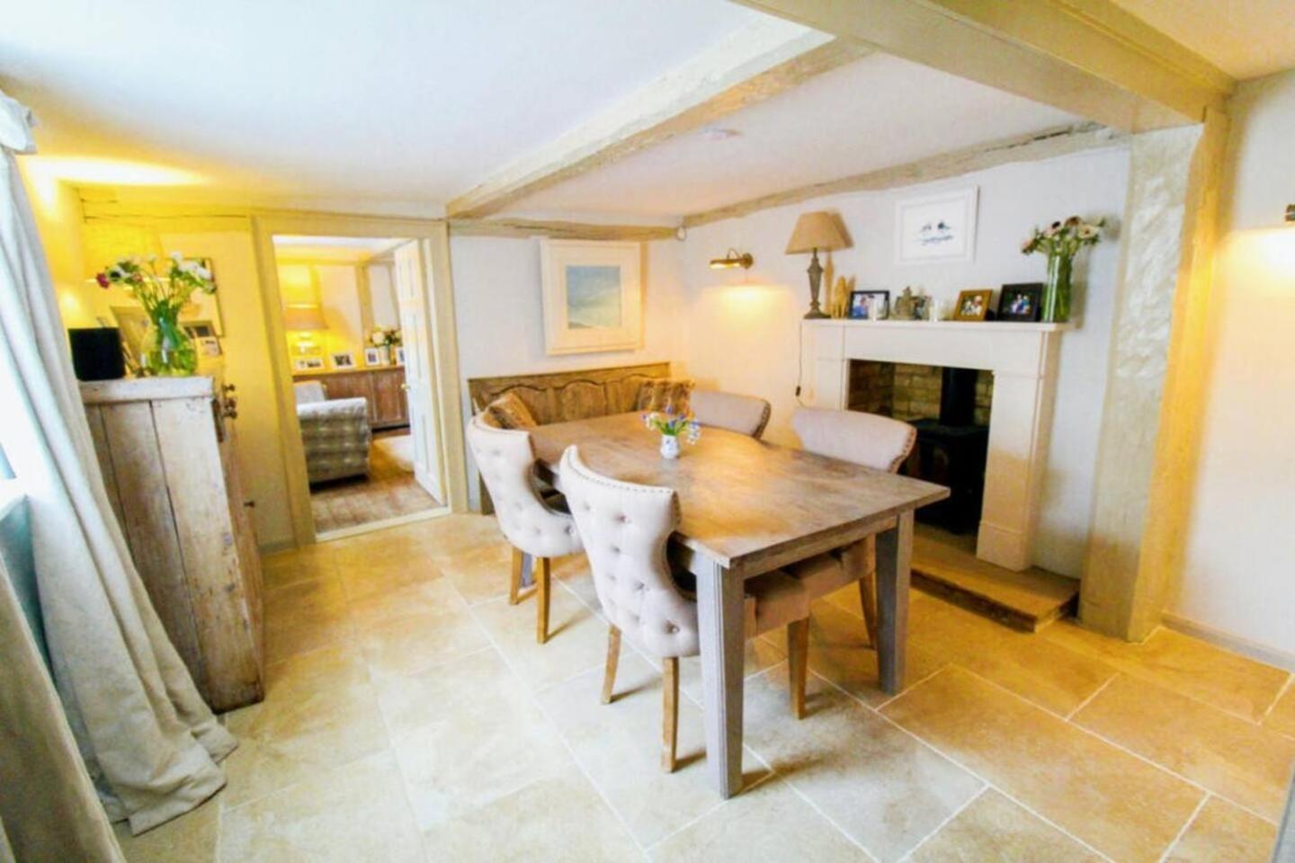 Elegant Oak Beamed House In Pretty Village - Cambridge Homehost Buckden  Luaran gambar