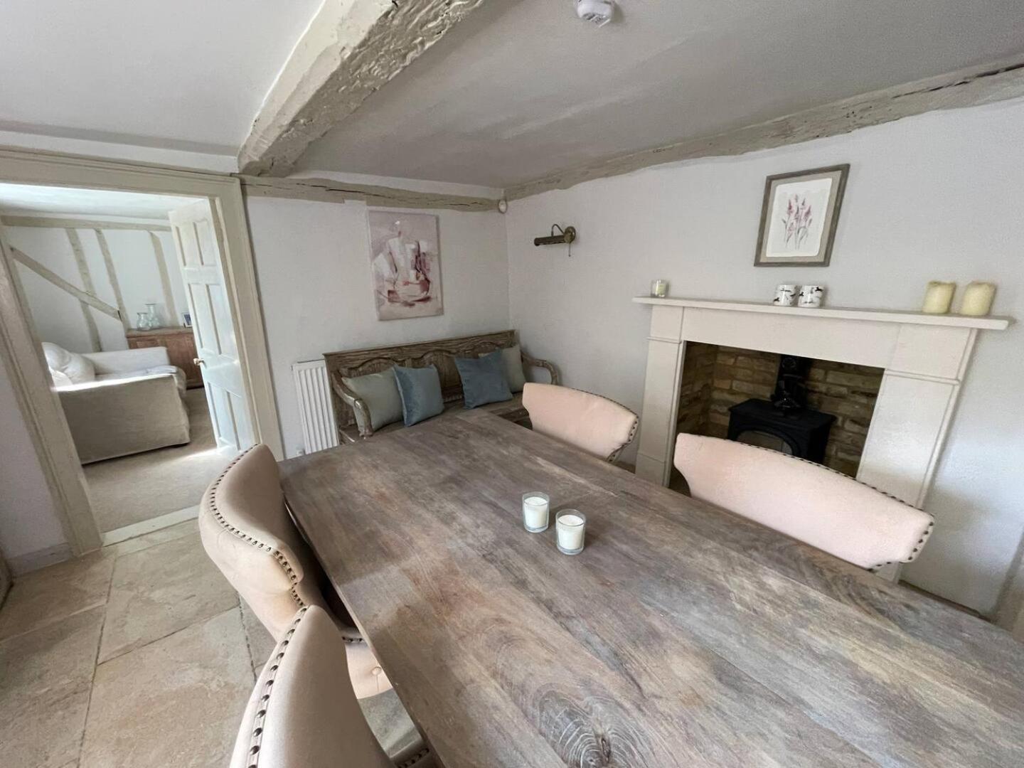 Elegant Oak Beamed House In Pretty Village - Cambridge Homehost Buckden  Luaran gambar